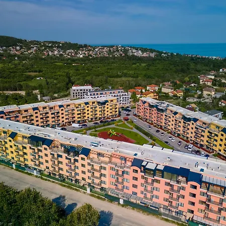 In Bella With Free Parking Апартаменти